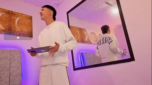 oliver mr  online show from November 20, 8:47 am