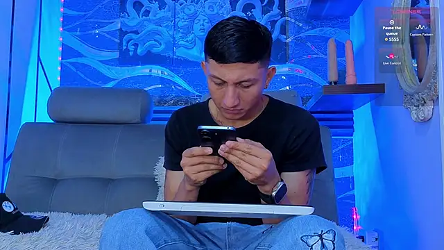 oliver mr  online show from April 24, 7:27 pm