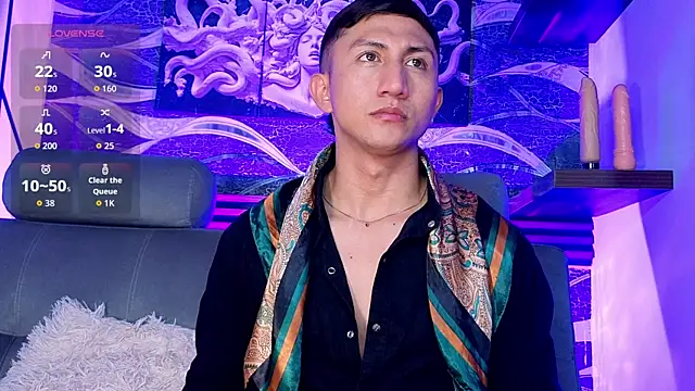 oliver mr  online show from April 30, 7:31 pm