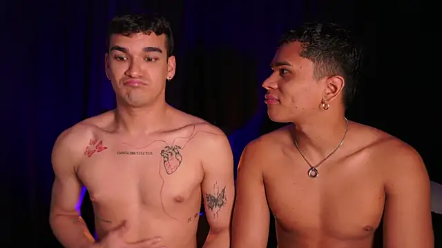 Snapshot of EROS_AND_ALAN chatting on October 25, 3:25 am EROS AND ALAN online show from October 25, 3:25 am