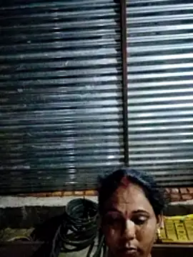 Snapshot of Pooja750 chatting on May 18, 4:57 pm Pooja750 online show from May 18, 4:57 pm