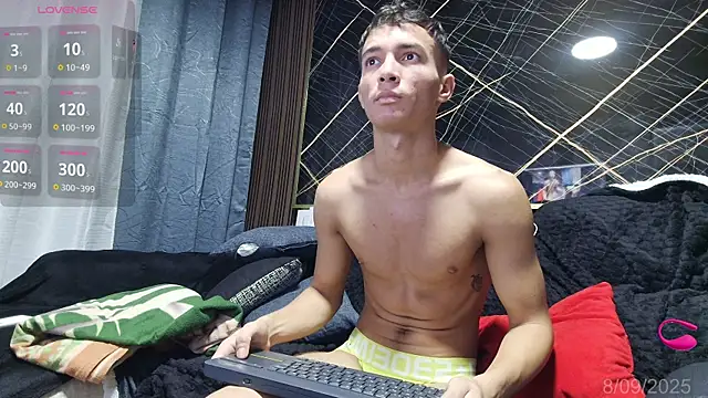 Snapshot of eroseliam chatting on September 9, 8:19 pm eroseliam online show from September 9, 8:19 pm