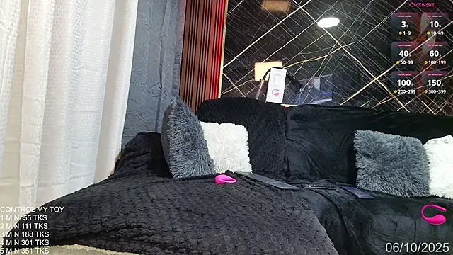 Snapshot of eroseliam chatting on October 6, 8:28 pm eroseliam online show from October 6, 8:28 pm