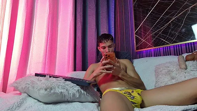 eroseliam online show from January 17, 7:06 pm