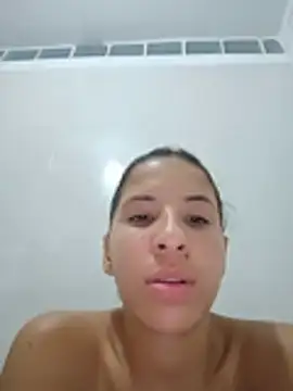 Snapshot of Liagni0 chatting on February 19, 5:25 am Liagni0 online show from February 19, 5:25 am