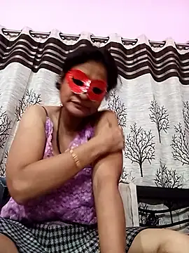 Snapshot of Gullapi chatting on October 5, 7:28 am Gullapi online show from October 5, 7:28 am