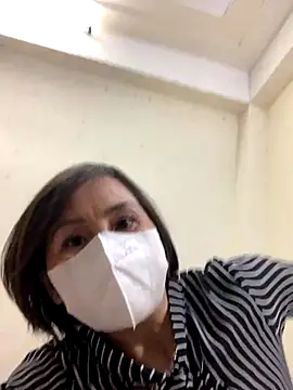 Snapshot of Hello_Linchii chatting on September 13, 6:18 pm Hello Linchii online show from September 13, 6:18 pm