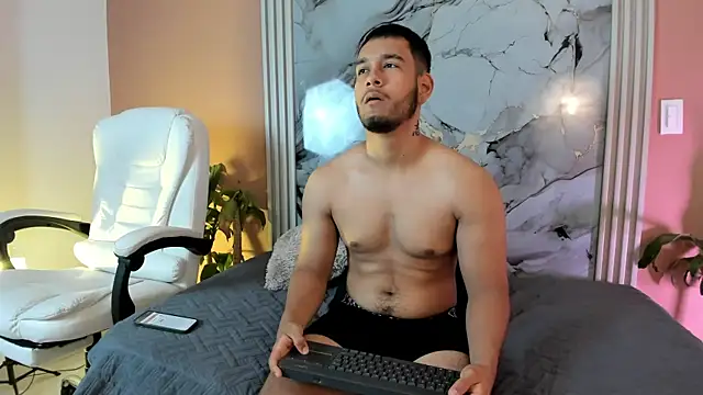 Snapshot of chatting on February 10, 12:20 pm online show from February 10, 12:20 pm