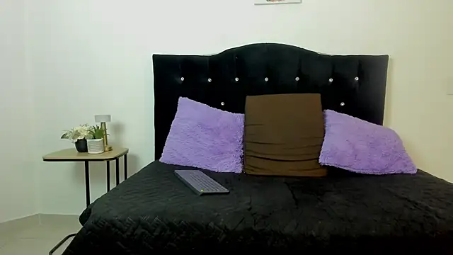 Snapshot of chatting on February 24, 12:14 pm online show from February 24, 12:14 pm