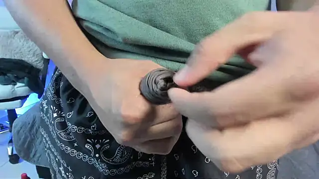 Snapshot of chatting on March 4, 12:22 pm online show from March 4, 12:22 pm