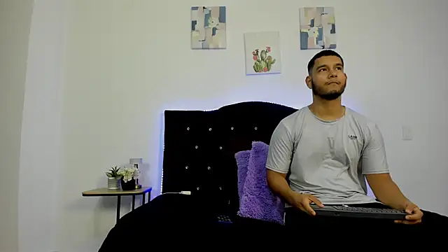 Snapshot of chatting on March 9, 12:09 pm online show from March 9, 12:09 pm