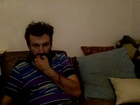 Snapshot of vihand22 chatting on September 18, 8:33 pm vihand22 online show from September 18, 8:33 pm