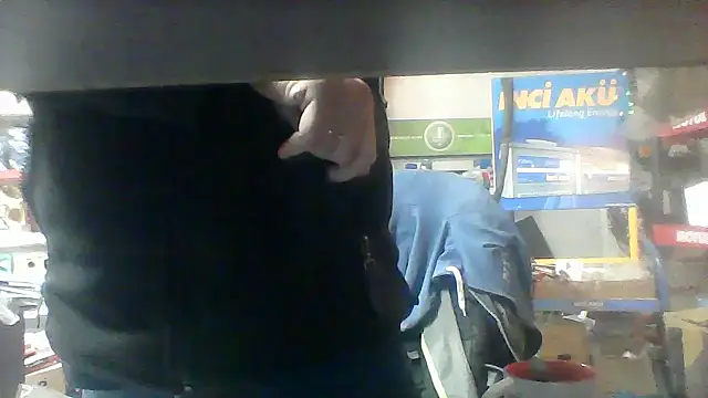 Snapshot of vihand22 chatting on October 6, 10:02 am vihand22 online show from October 6, 10:02 am