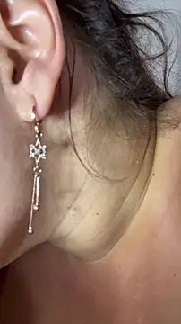 Snapshot of sarahreyess_11 chatting on November 8, 7:56 pm sarahreyess 11 online show from November 8, 7:56 pm