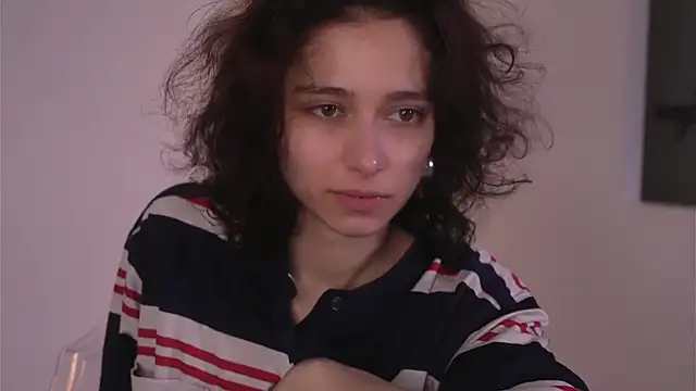 MimiLicks online show from December 4, 8:23 am