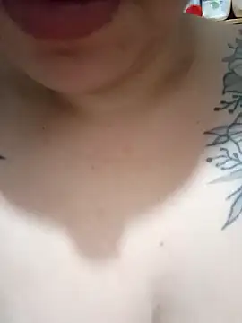 Snapshot of florenci4 chatting on October 24, 7:54 pm florenci4 online show from October 24, 7:54 pm