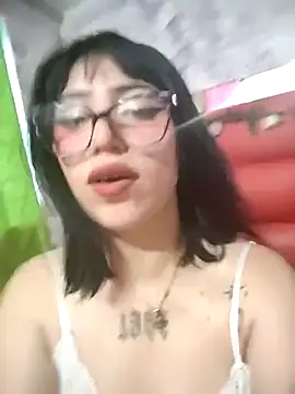 Snapshot of Kitty_Melodi chatting on September 18, 9:50 pm Kitty Melodi online show from September 18, 9:50 pm