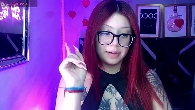 Snapshot of Red_Bunny_v chatting on May 26, 1:18 pm Red Bunny v online show from May 26, 1:18 pm