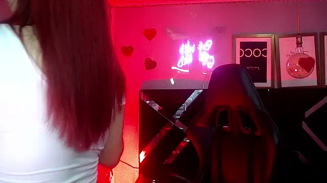 Snapshot of Red_Bunny_v chatting on May 28, 1:08 pm Red Bunny v online show from May 28, 1:08 pm