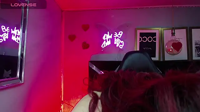 Snapshot of Red_Bunny_v chatting on June 4, 1:17 pm Red Bunny v online show from June 4, 1:17 pm