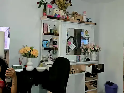 Snapshot of sexycalipso chatting on April 30, 9:19 pm sexycalipso online show from April 30, 9:19 pm