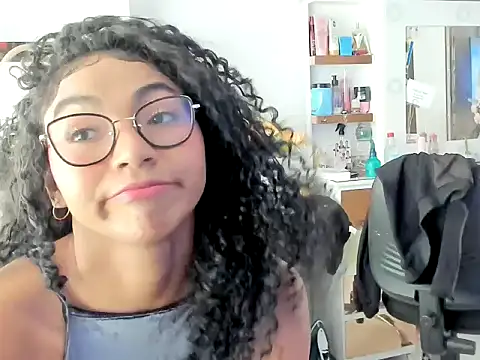 Snapshot of sexycalipso chatting on May 9, 3:39 pm sexycalipso online show from May 9, 3:39 pm