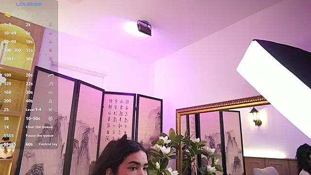 Snapshot of GiaNovak chatting on October 31, 11:44 am GiaNovak online show from October 31, 11:44 am