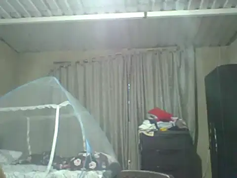 Snapshot of _Cristal chatting on October 25, 12:51 am Cristal online show from October 25, 12:51 am