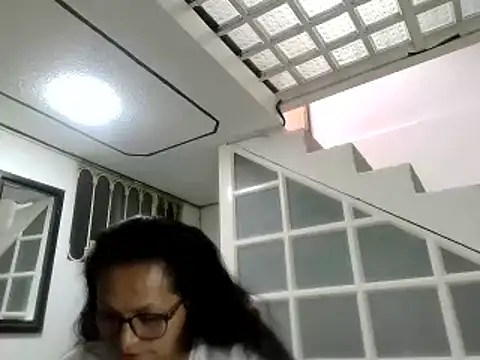 Snapshot of _Cristal chatting on November 3, 4:08 pm Cristal online show from November 3, 4:08 pm