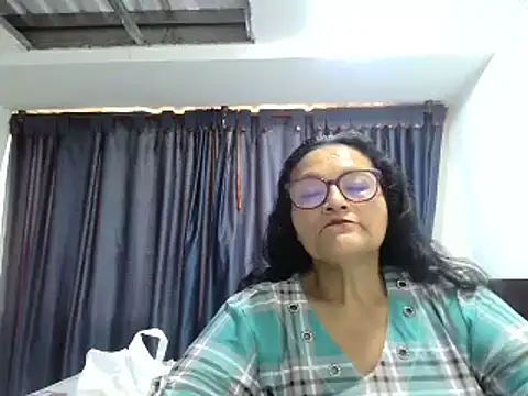 Snapshot of _Cristal chatting on November 16, 8:03 pm Cristal online show from November 16, 8:03 pm