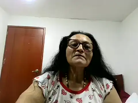 Snapshot of _Cristal chatting on November 26, 4:46 am Cristal online show from November 26, 4:46 am