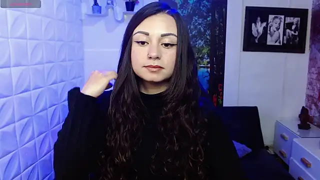 Eva Roussell online show from December 2, 6:25 pm