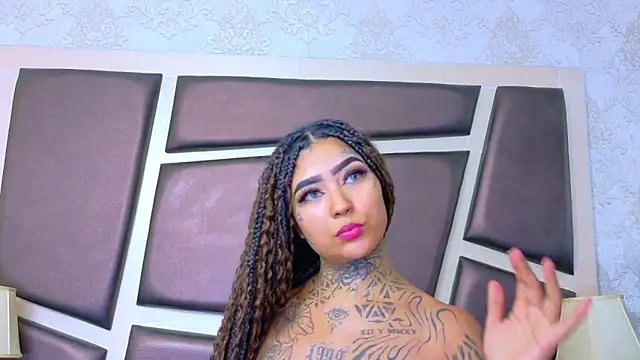 EmilieLake online show from May 26, 7:54 pm