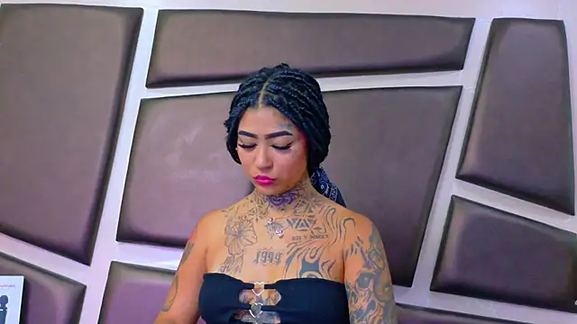 EmilieLake online show from July 11, 8:11 pm
