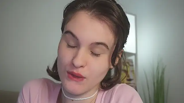 Snapshot of Iris_pure chatting on September 21, 6:20 pm Iris pure online show from September 21, 6:20 pm