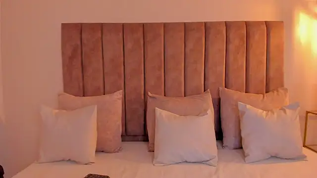 amber colliiins online show from March 4, 5:08 pm