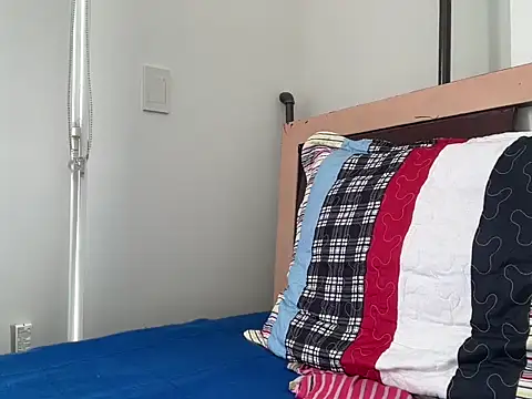 Snapshot of crossmichelle chatting on November 25, 8:09 pm crossmichelle online show from November 25, 8:09 pm