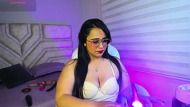 Snapshot of _adahara_queen chatting on September 18, 4:14 am adahara queen online show from September 18, 4:14 am