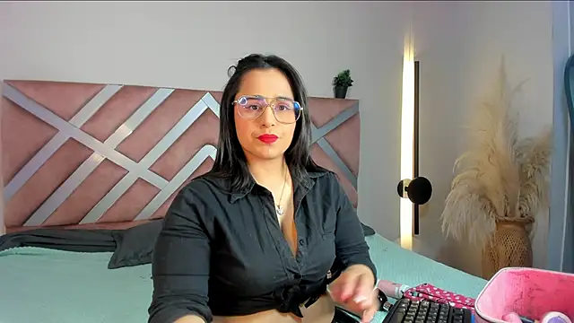 Snapshot of _adahara_queen chatting on October 29, 4:26 am adahara queen online show from October 29, 4:26 am