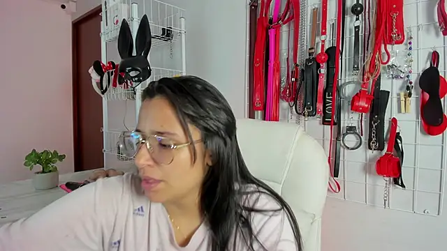 Snapshot of _adahara_queen chatting on November 22, 4:00 am adahara queen online show from November 22, 4:00 am