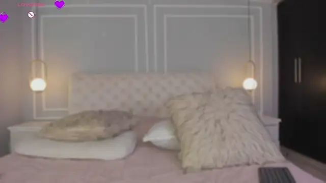 violeta olsen online show from July 28, 7:04 pm