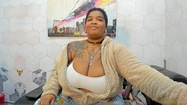 Snapshot of Anaa_Fuentess chatting on July 4, 11:38 am Anaa Fuentess online show from July 4, 11:38 am