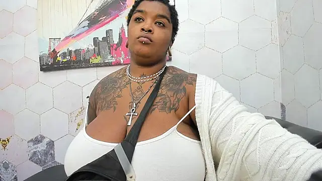 Snapshot of Anaa_Fuentess chatting on July 27, 11:28 am Anaa Fuentess online show from July 27, 11:28 am