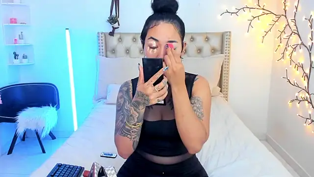 LenaStylesOA online show from February 13, 2:02 pm