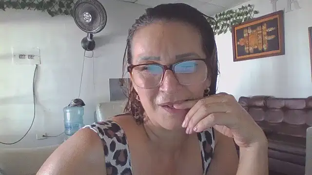 MiaVega online show from November 1, 3:03 pm