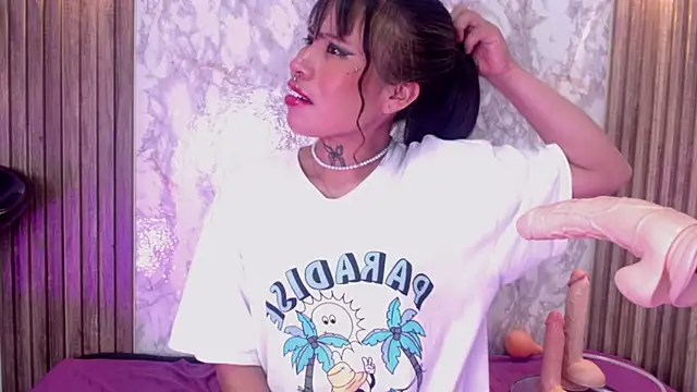 Snapshot of Georgina_Astor chatting on October 15, 9:37 pm Georgina Astor online show from October 15, 9:37 pm
