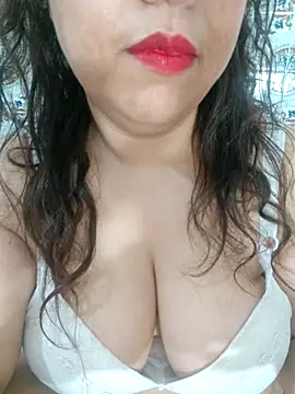 Snapshot of Hot-lino chatting on July 10, 12:37 am Hot-lino online show from July 10, 12:37 am