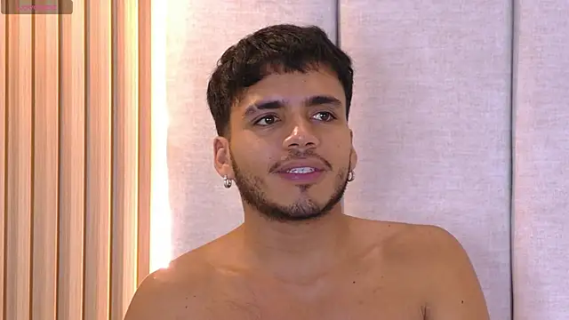 Snapshot of AlexanderJordan chatting on October 2, 12:28 am AlexanderJordan online show from October 2, 12:28 am