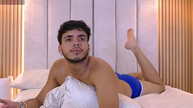 Snapshot of AlexanderJordan chatting on October 9, 12:08 am AlexanderJordan online show from October 9, 12:08 am