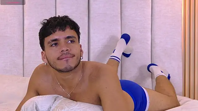 Snapshot of AlexanderJordan chatting on October 20, 10:43 pm AlexanderJordan online show from October 20, 10:43 pm